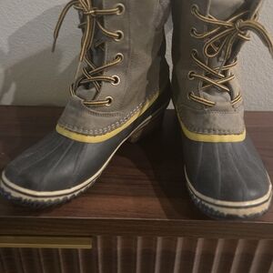 Sorel Navy and Yellow Rain Boots